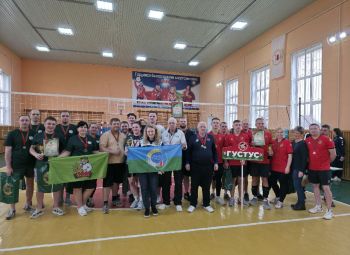 В волейбол – с профсоюзом